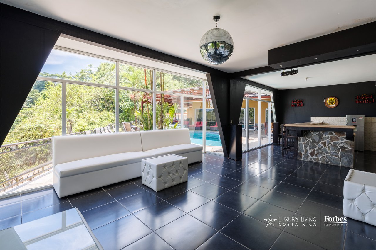 21455 - Remodeled Residence, 10 bedrooms, Near Marina Los Sueños with Views