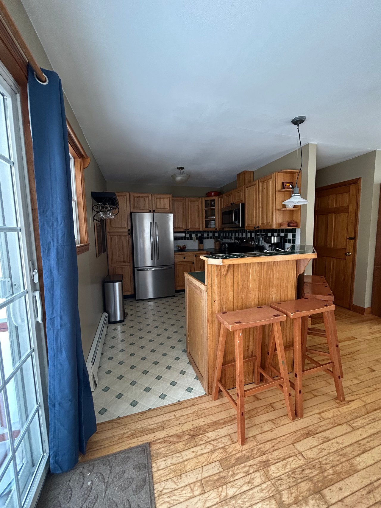 56 Lake Av, Rockland