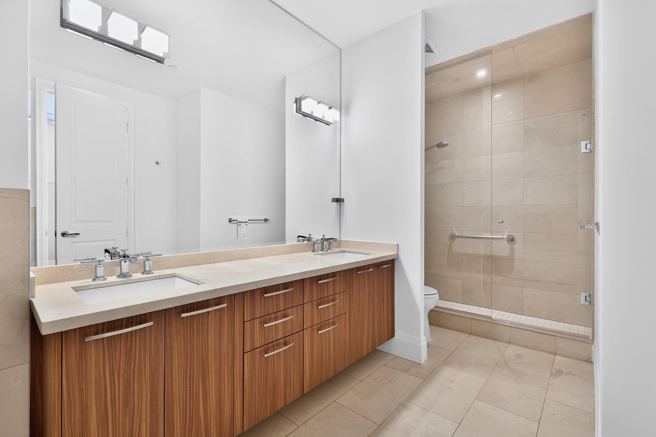 808-11 Bronte Road, Oakville