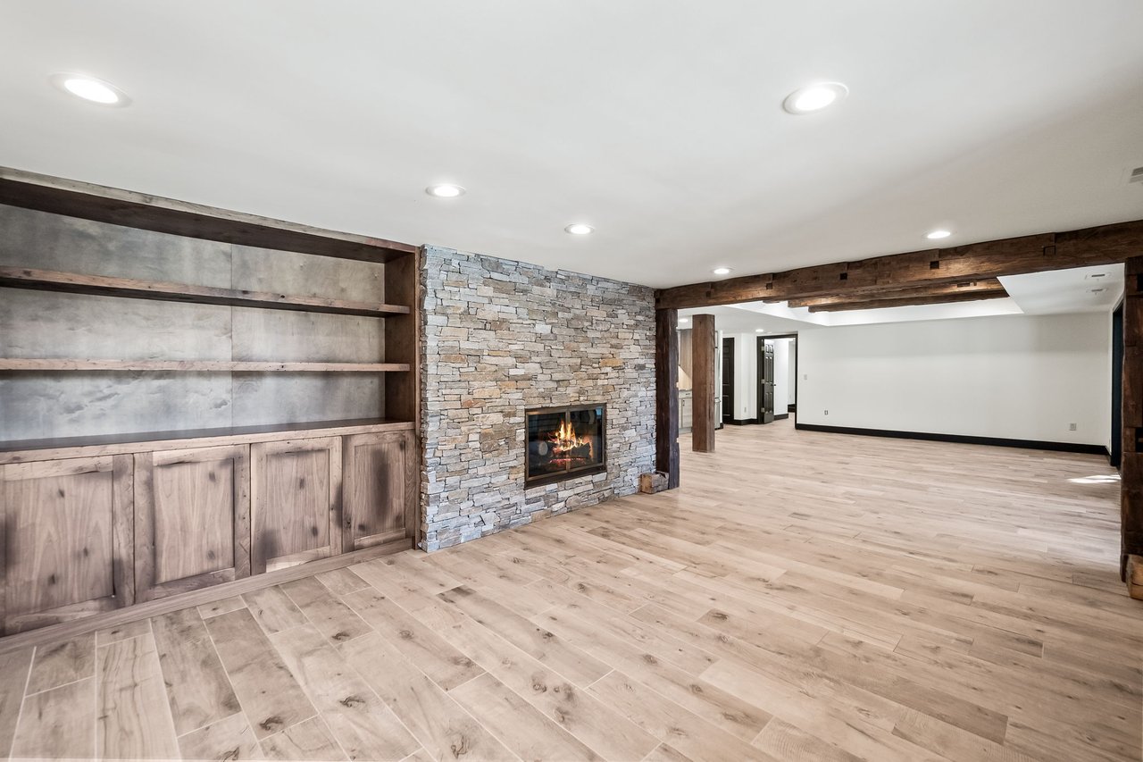 260 Woodwind Dr, Bloomfield Hills