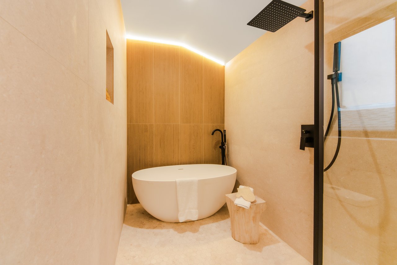 8921 Appian Way, Hollywood Hills