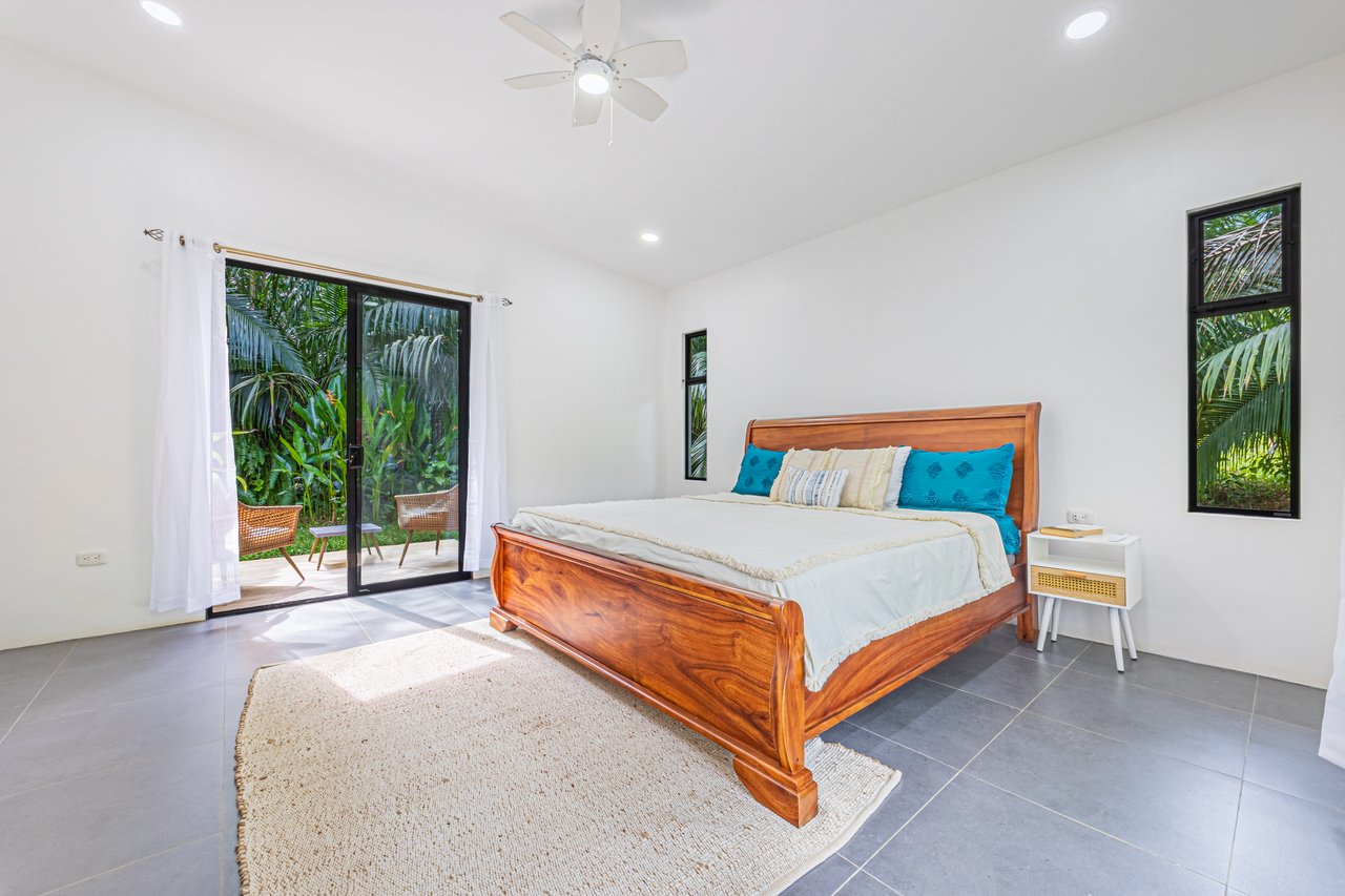 CASA PALMA VERDE – 3 Bedroom & 3 Bathroom Home with Bathtub, Big Pool and Extra Building Site – 0.72 Acres