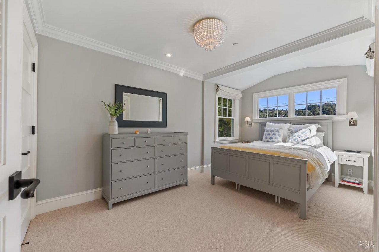 309 Corte Madera Ave