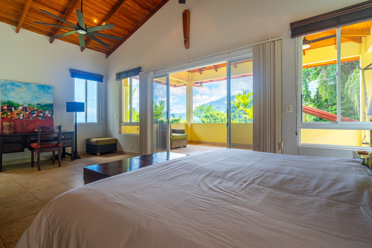 Casa de Orquideas - Mountains, Ocean and Jungle with Privacy In Gated Community, Ojochal
