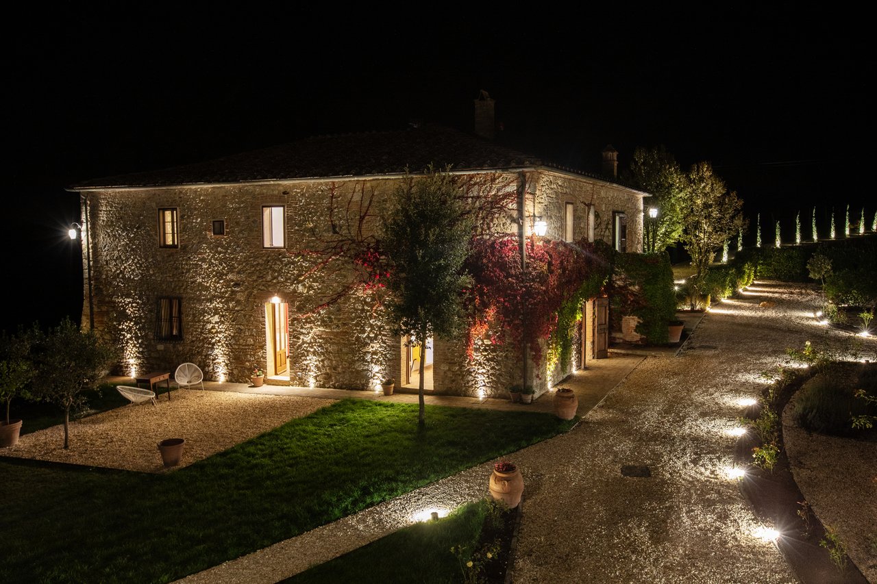 Country Luxury Home For Rent in Valdorcia