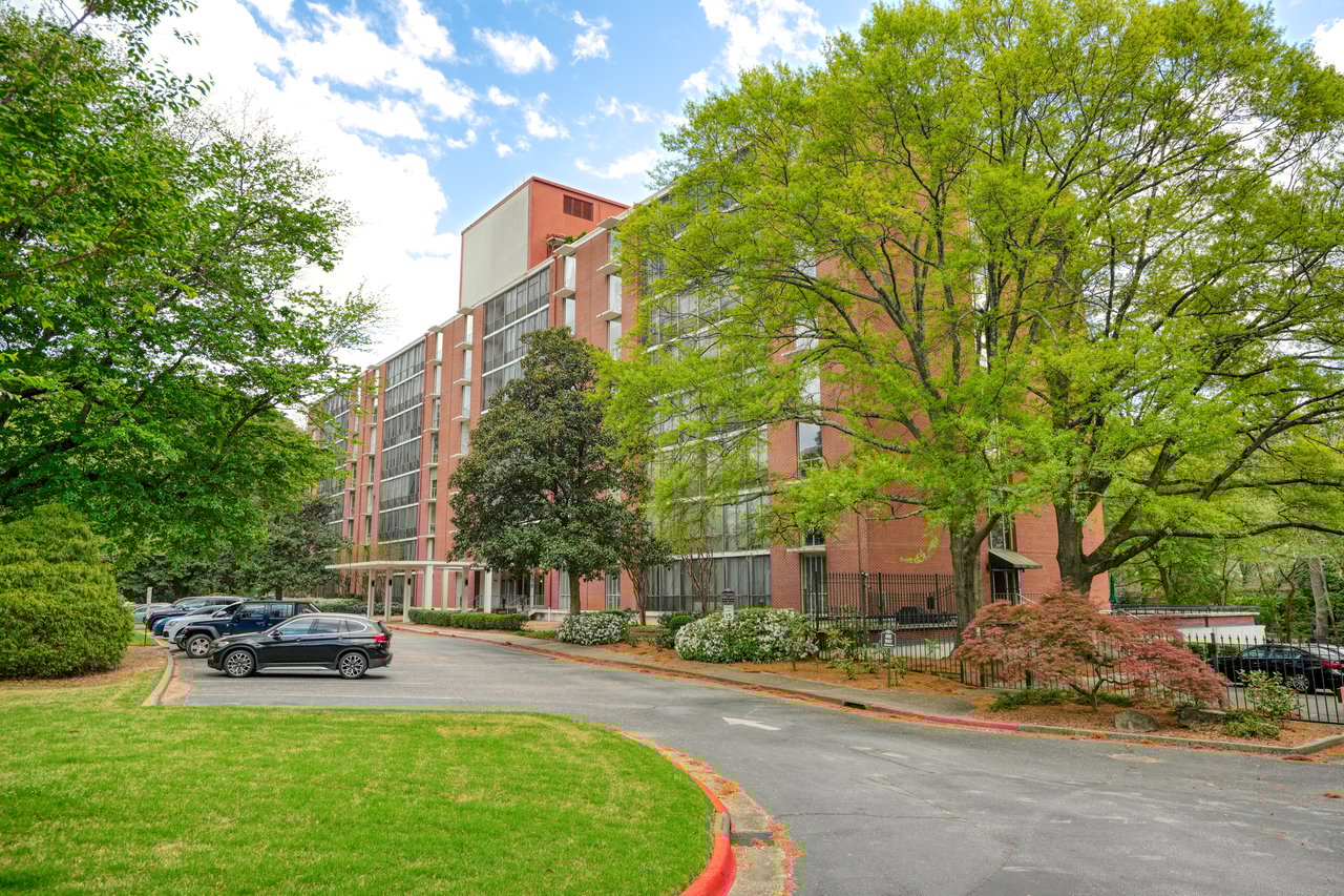 Brookwood Park Condominiums