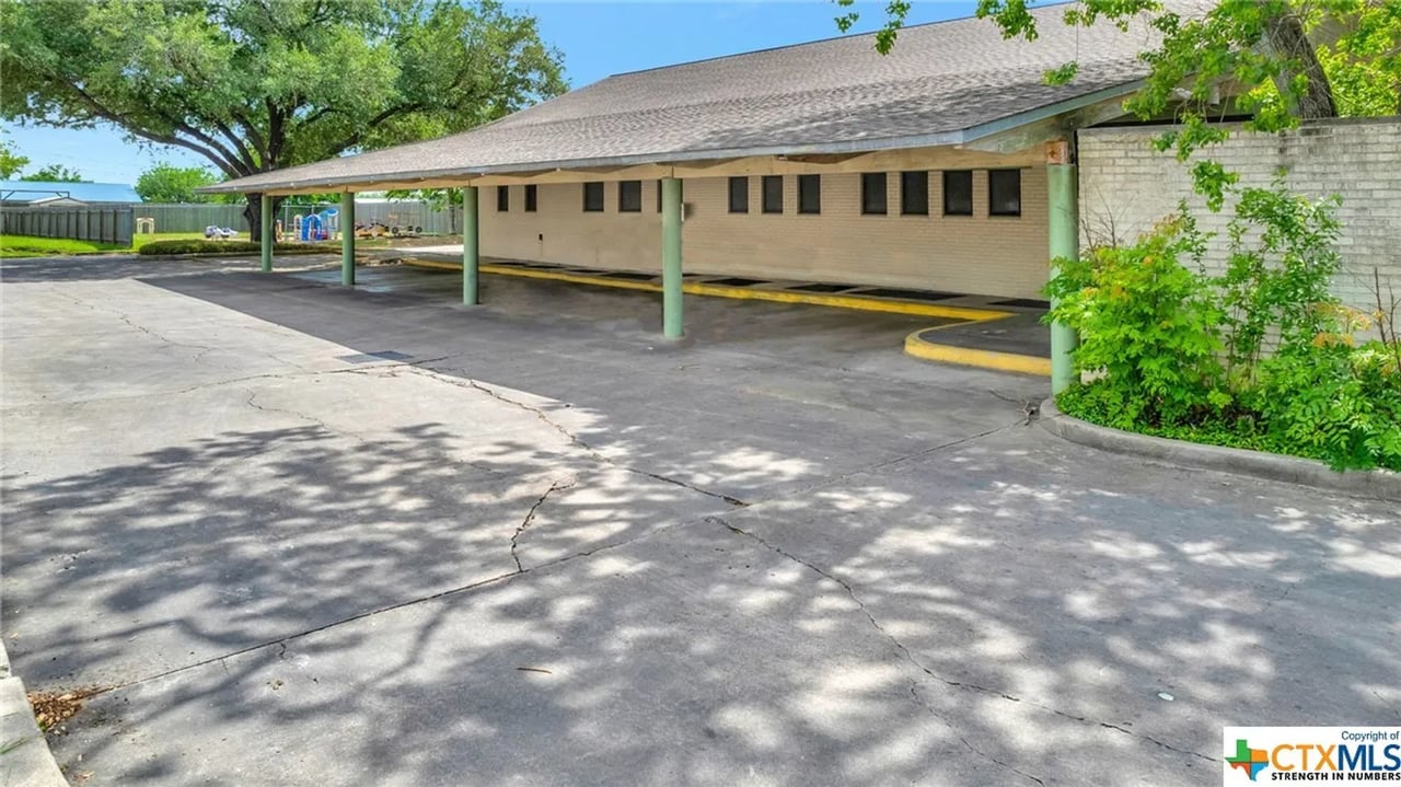 3401 Houston Hwy