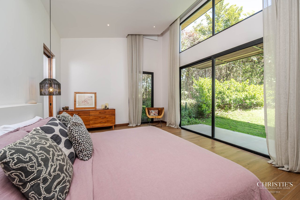 Casa Lola – Contemporary Beachside Oasis in Playa Grande