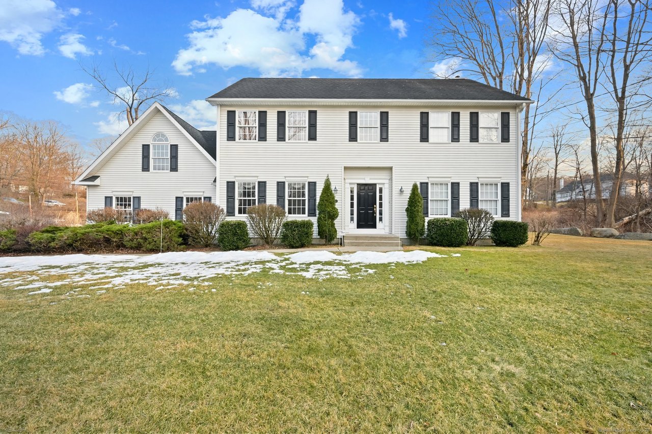 4 Middle River Road, Danbury, CT 06810
