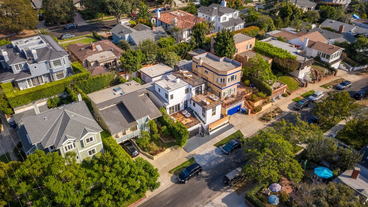 574 Mount Holyoke Ave