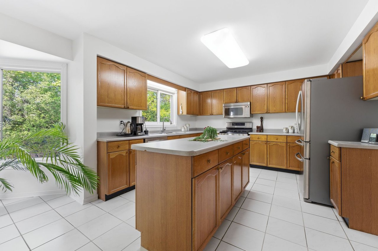 5211 Micmac Cres