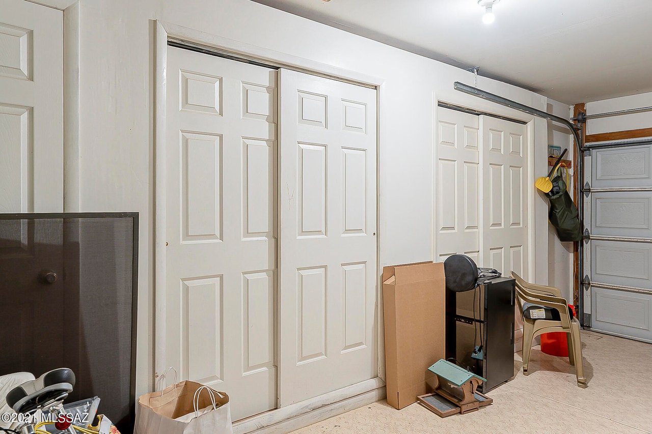 1323 E Stoney Canyon Cir