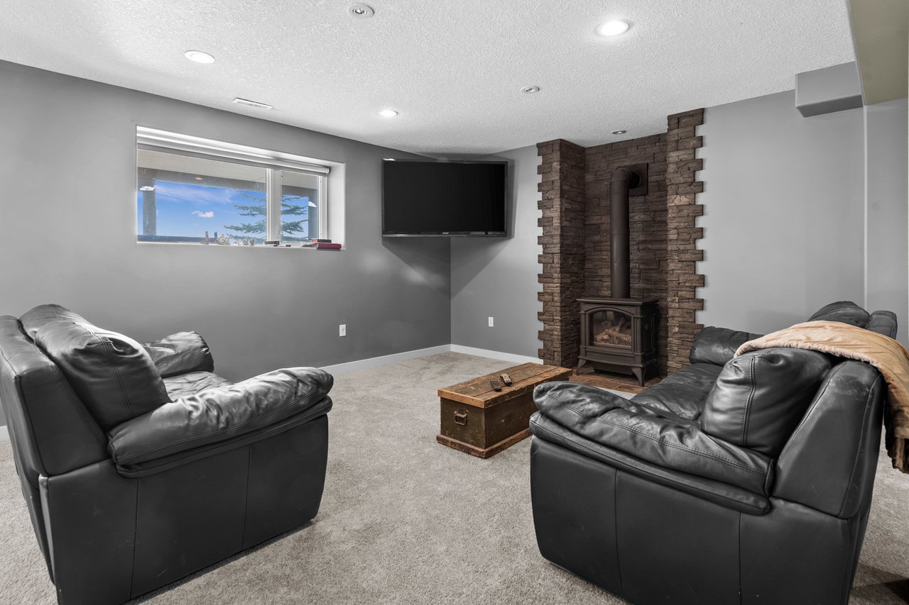 98 Tuscany Ravine Close NW