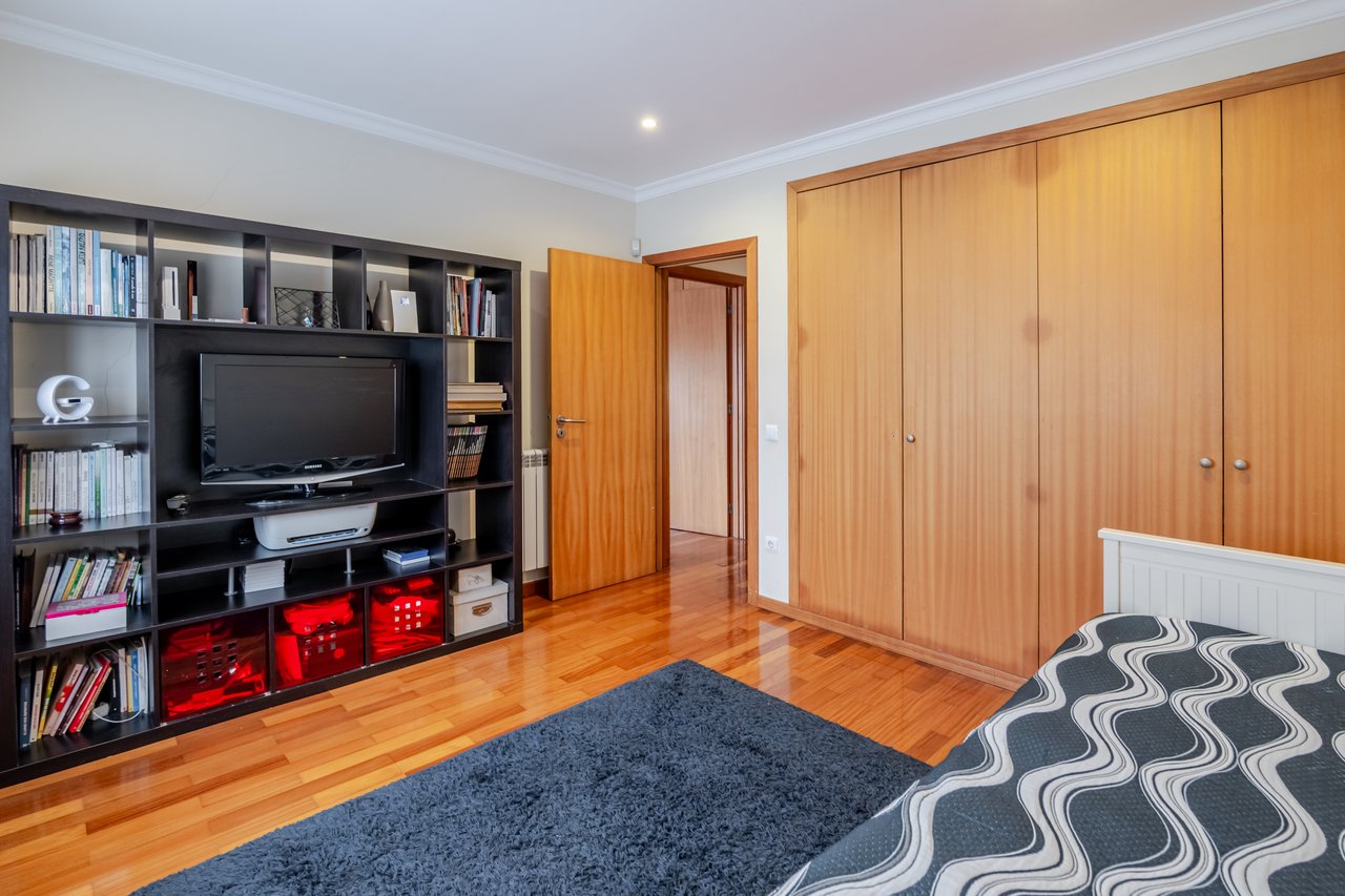 Luxury Four-bedroom Villa in Porto