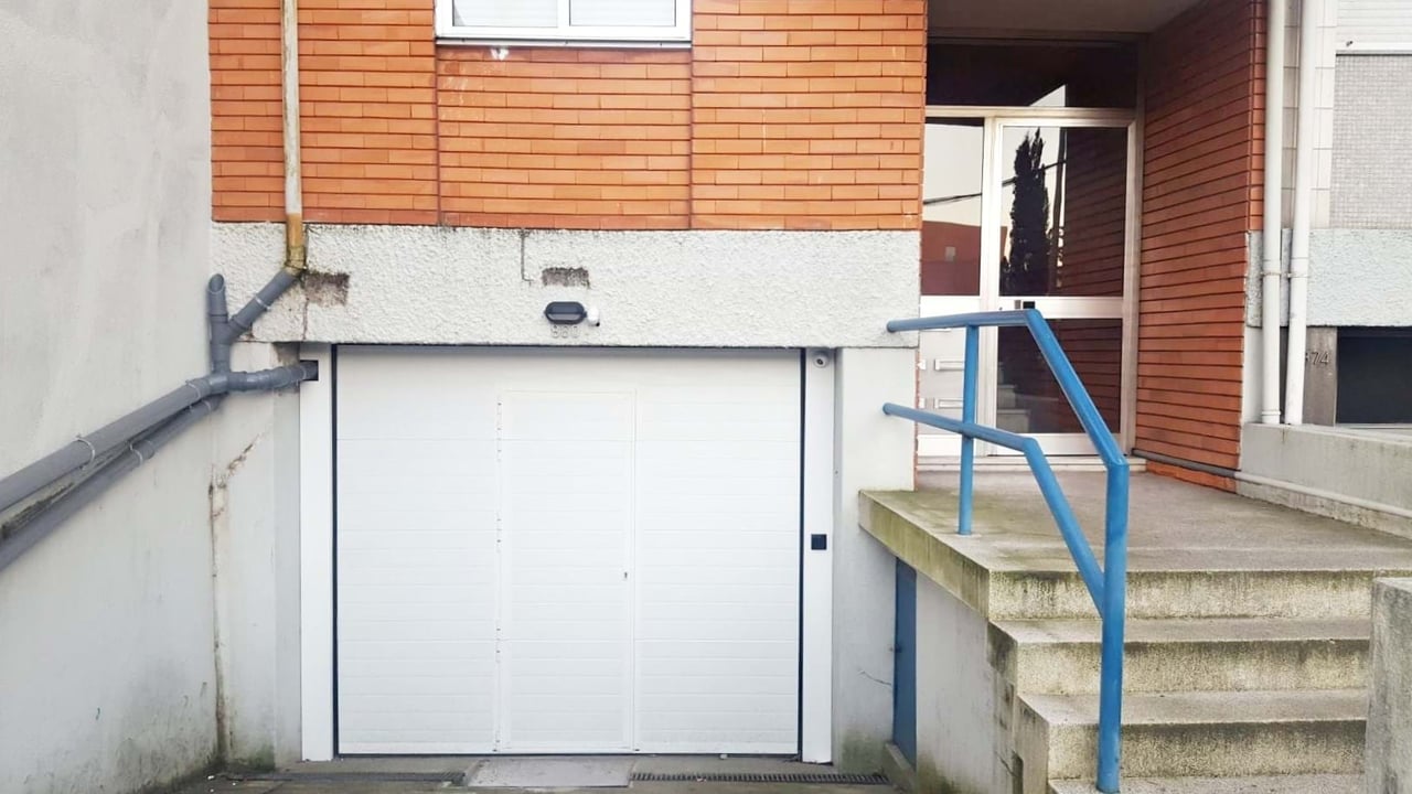 High-Yield Self-Storage Facility for Sale or Rent in Ramalde, Porto