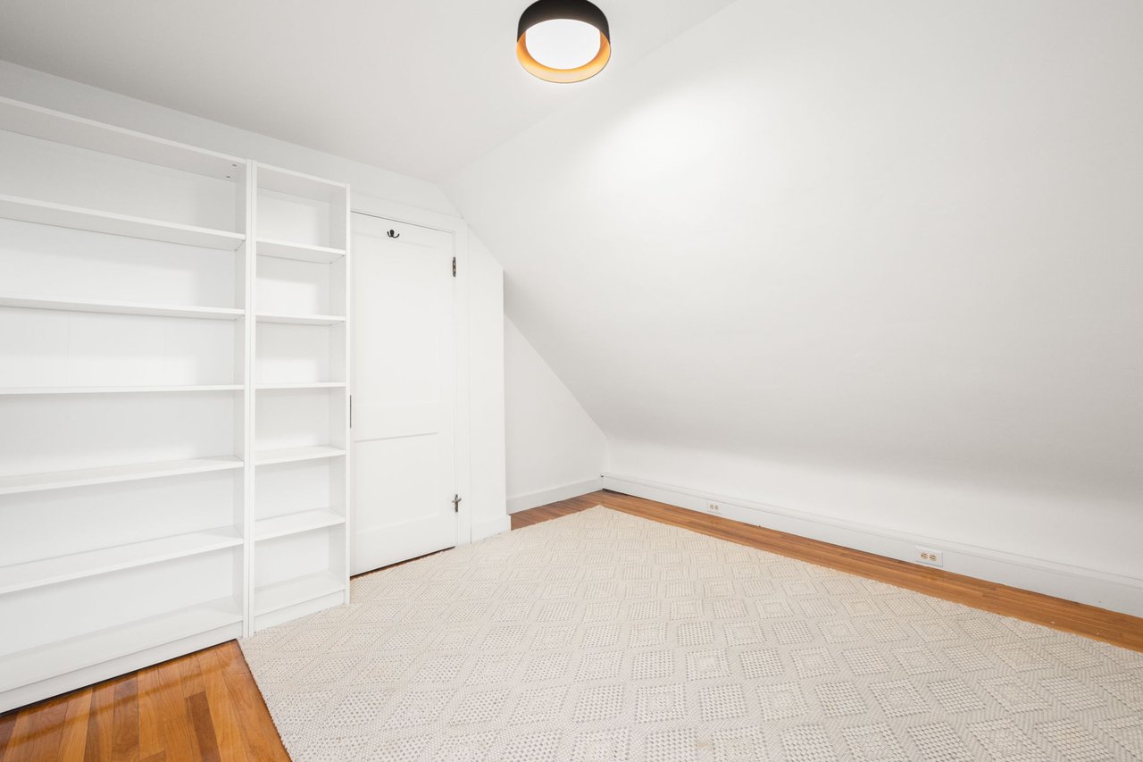 17 Hilburn St