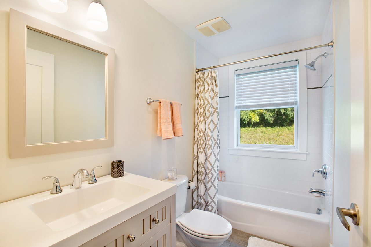 14 Underhill Drive, Southampton