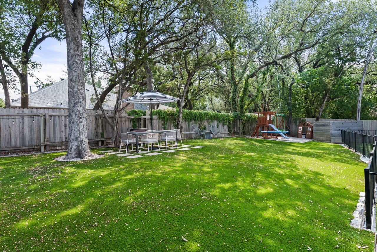 7302 Anaqua Dr