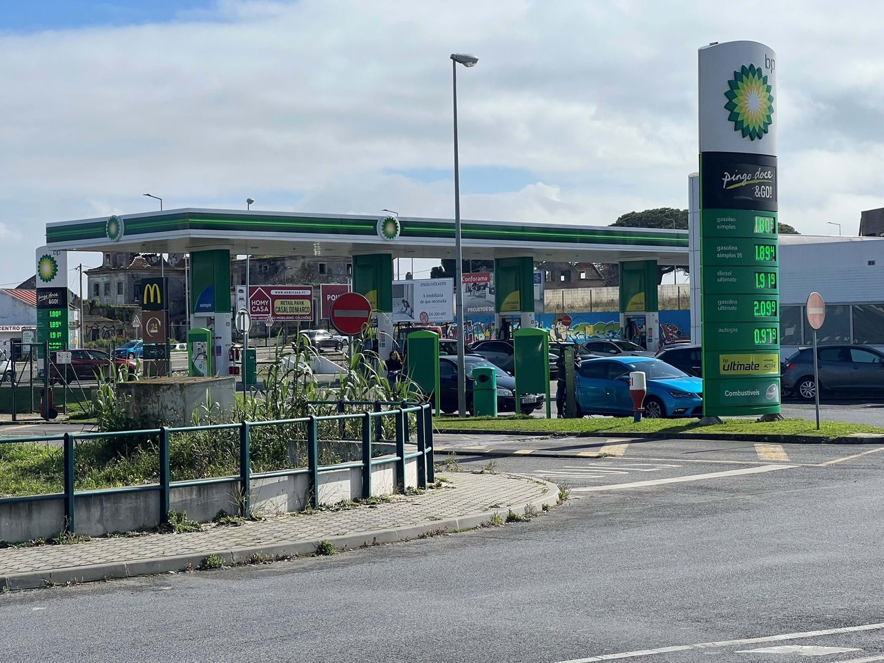 Prime Commercial Space Near Lisbon – Tenant in Place – 5% Annual Return