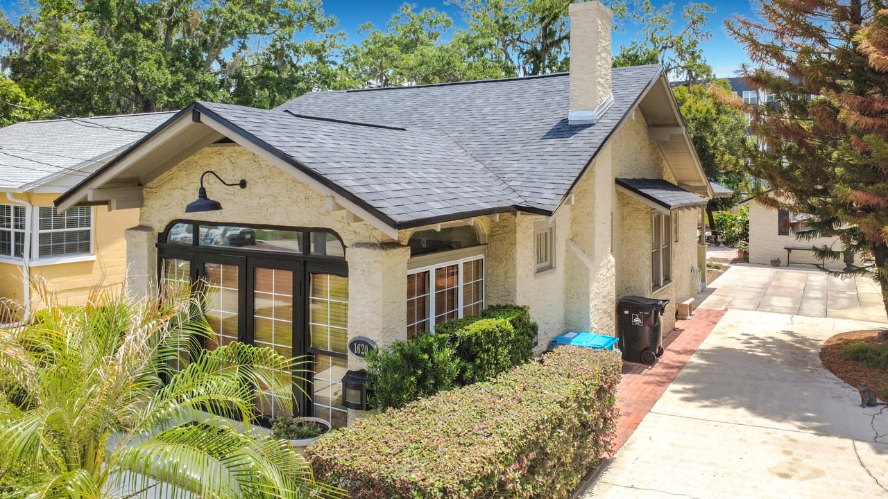 Charming 1925 Bungalow with Guesthouse in Orlando's Colonialtown