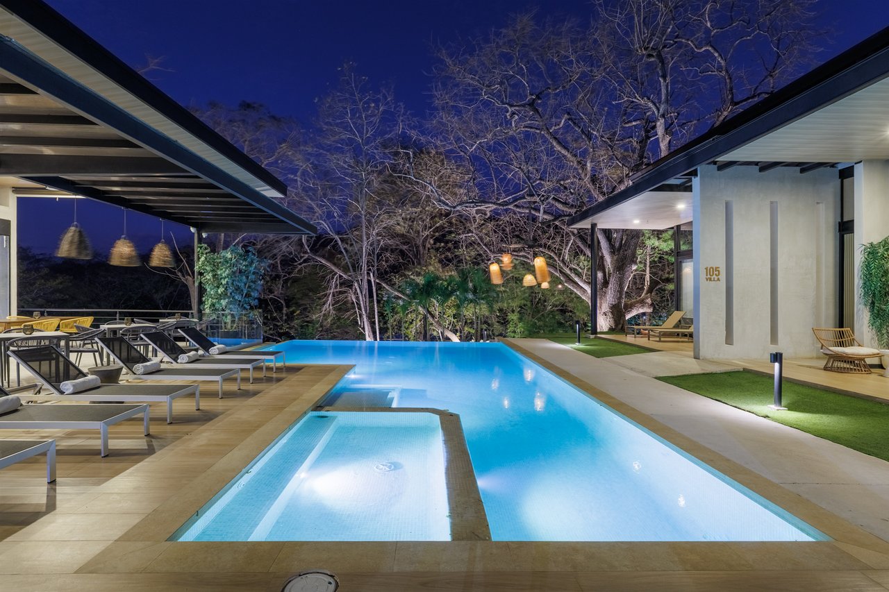 20882 - Multi-Villa Property with 18 Bedrooms, Pool & Clubhouse, Tamarindo