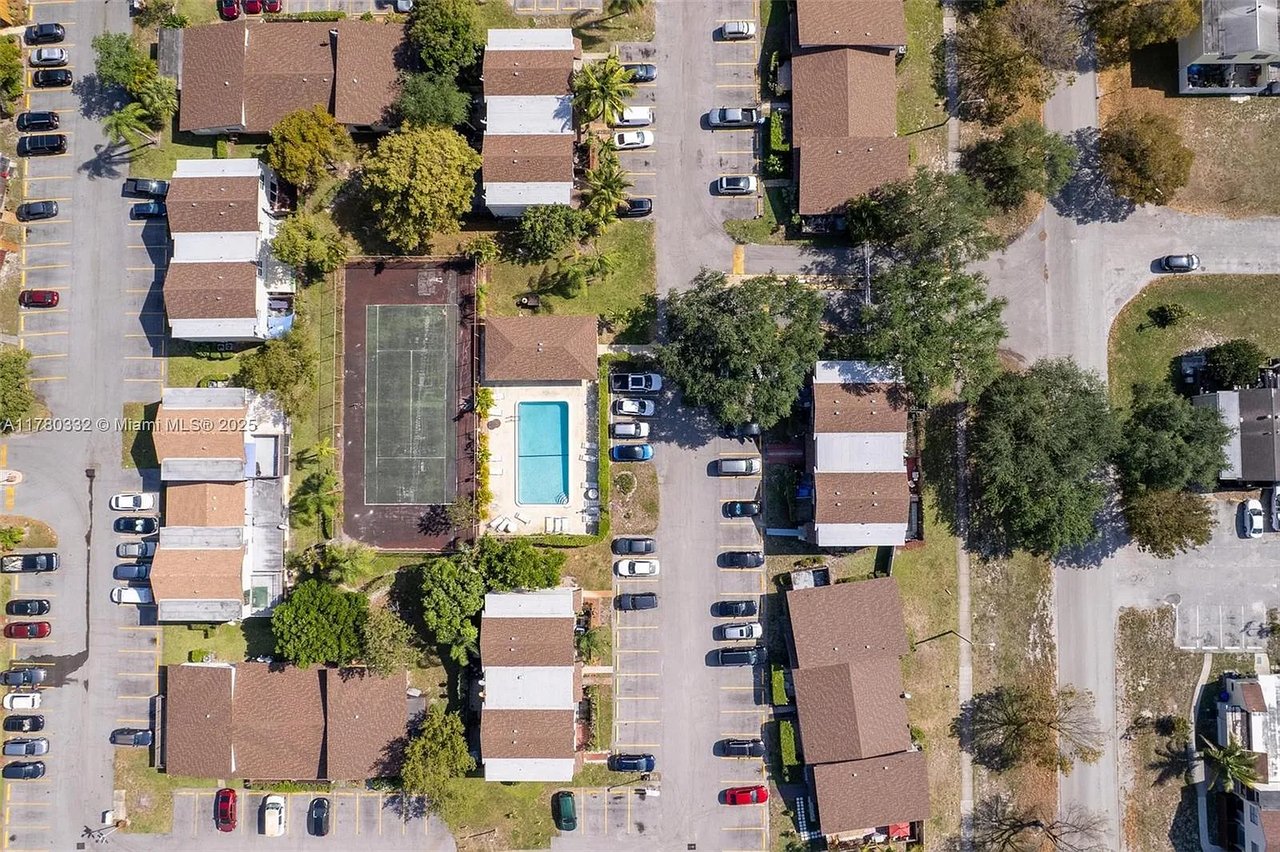 3200 NW 5th Ter Apt 33