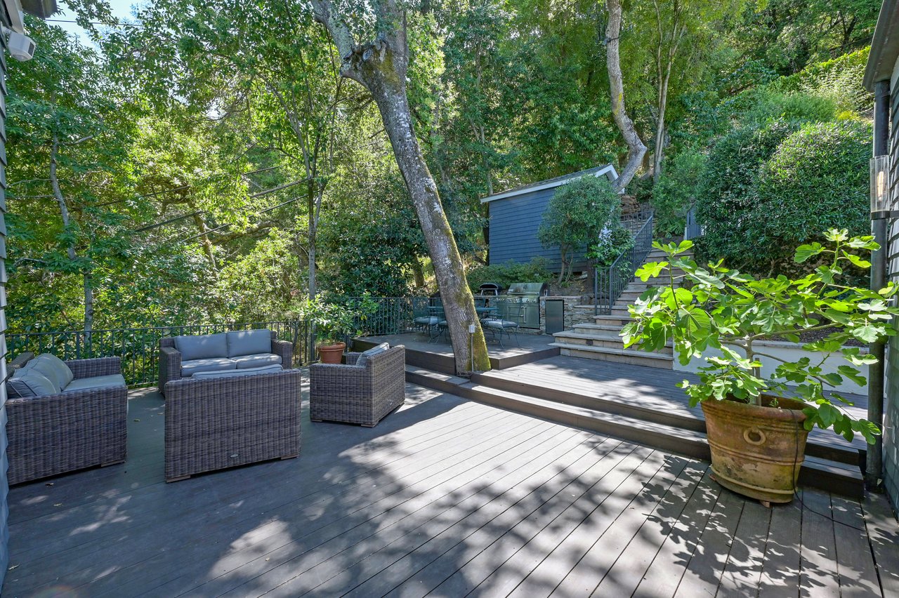 17 Hillside Ave