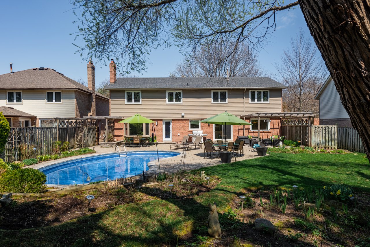 Family Oasis in Ford