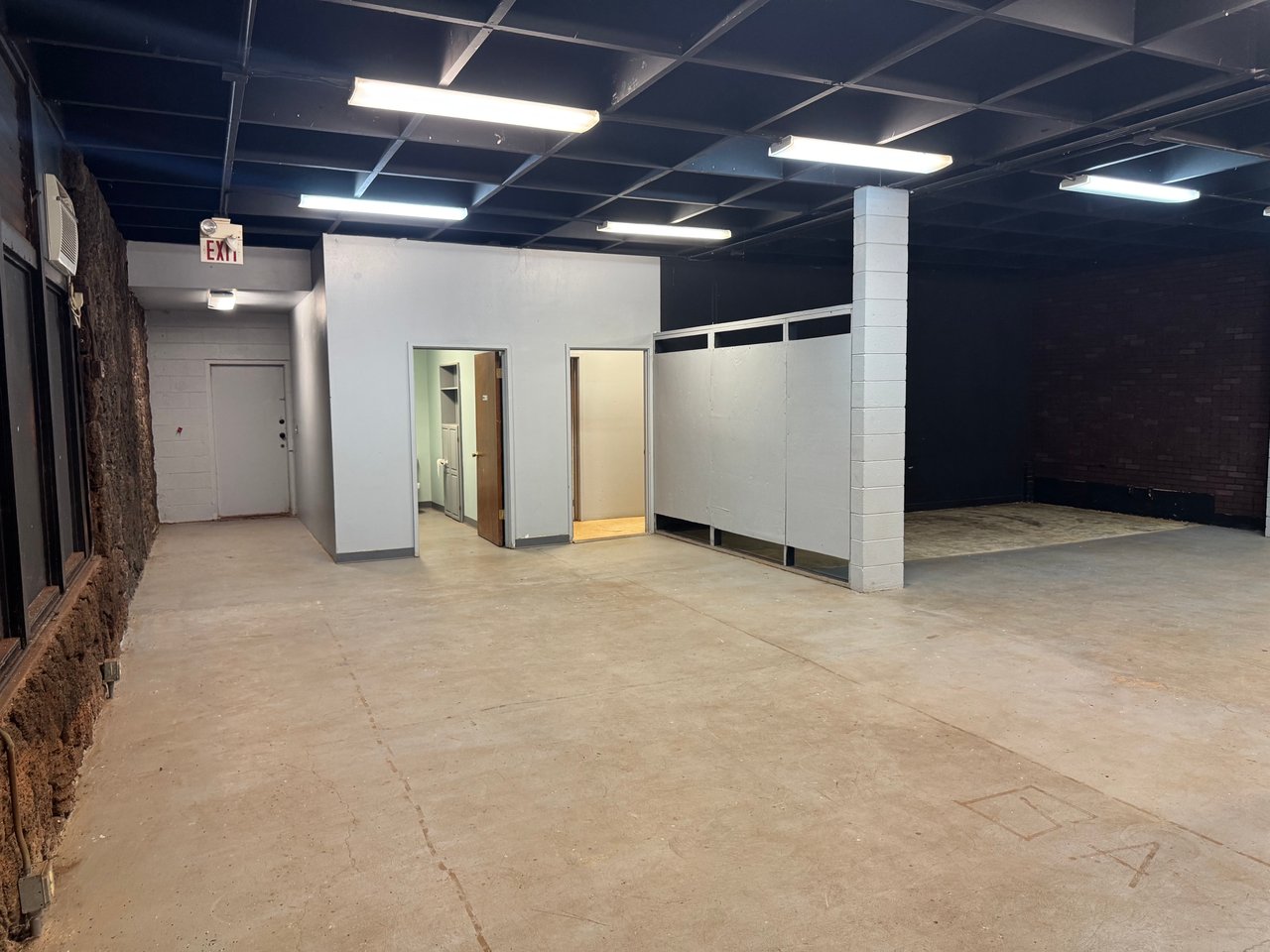 Ele'ele Shopping Center F-03