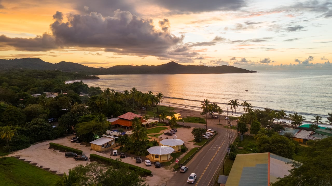 Laughing Gecko Suites | Beach Suites / Boutique Hotel For Sale