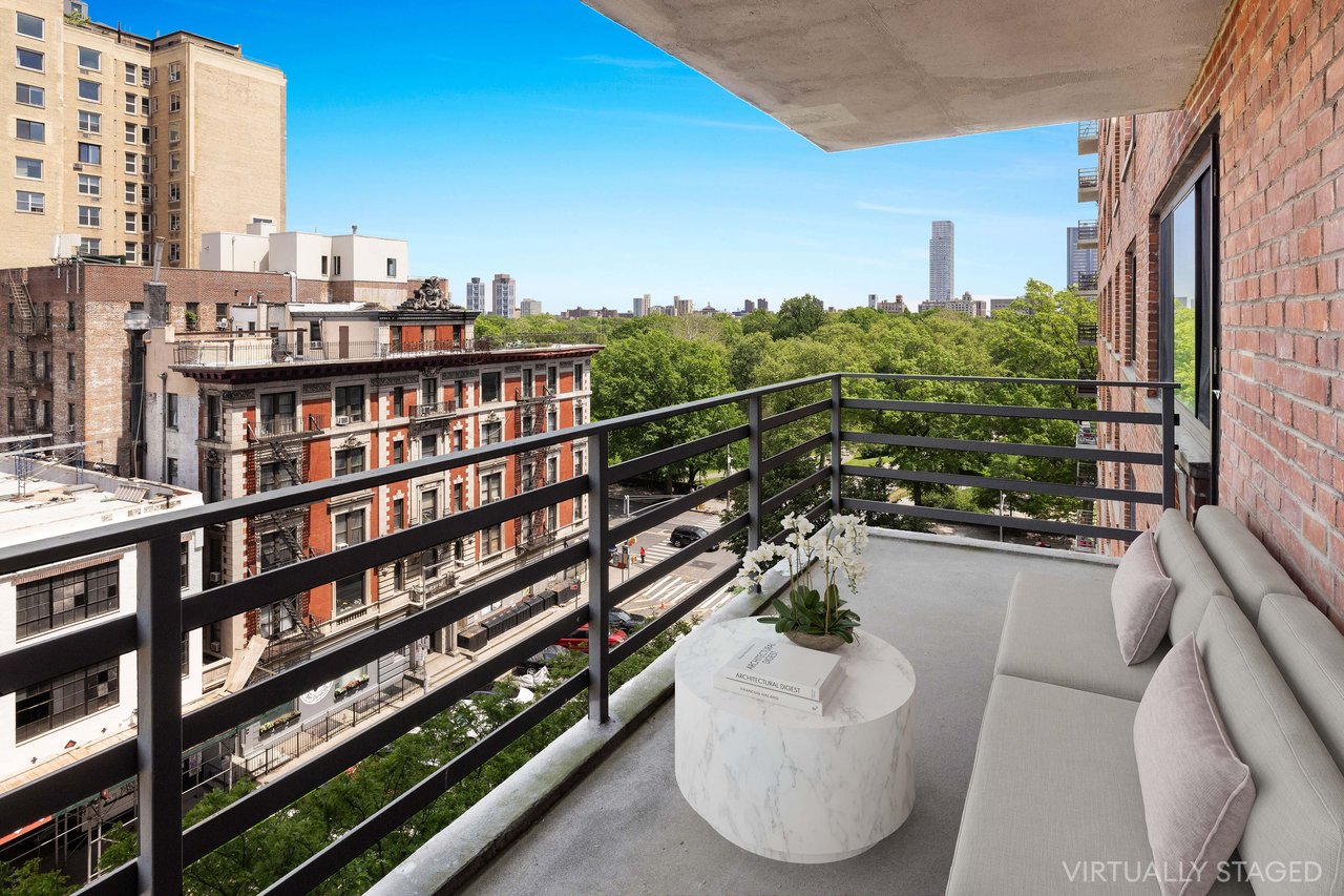 400 Central Park West, 8W