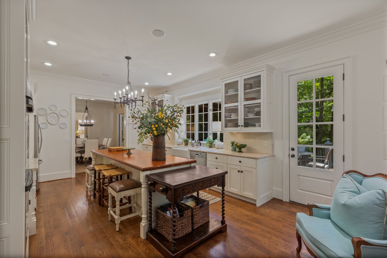 18 Moorewood Circle