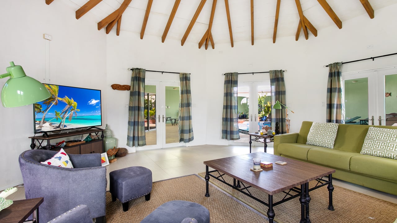 Octagon Villa West End