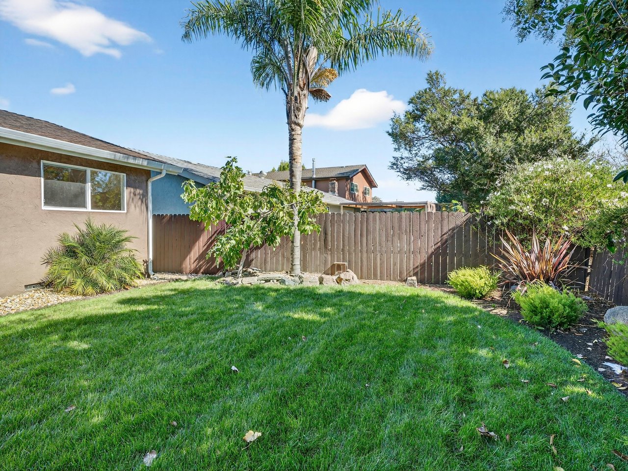 844 Cedarwood Ln