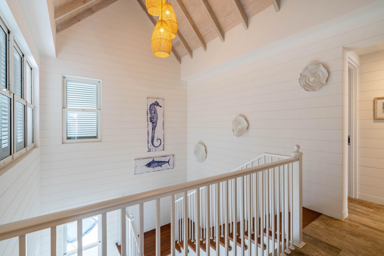 Sea Breeze Beach House 