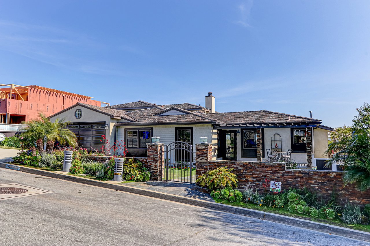 Hill Section View Home