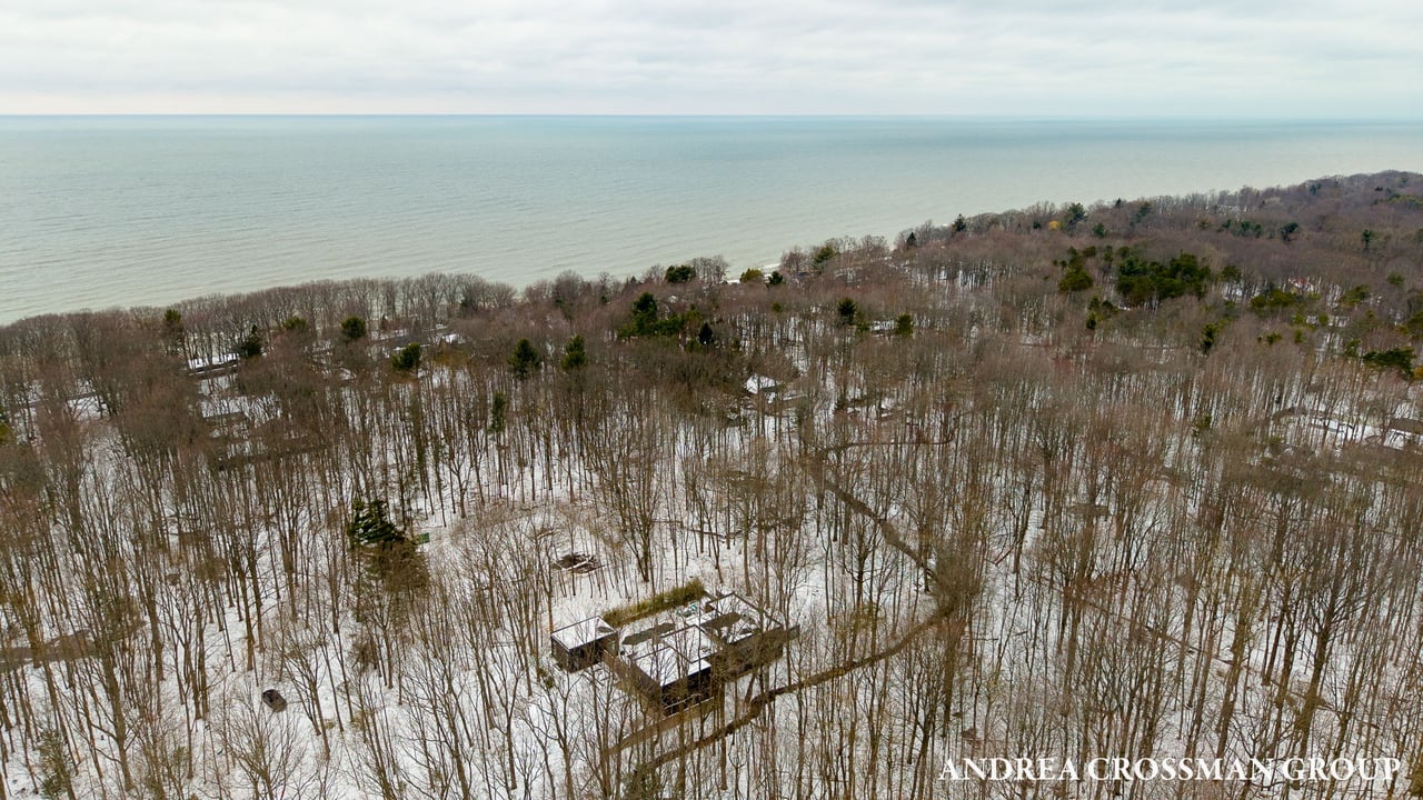 6919 Bendemeer Drive