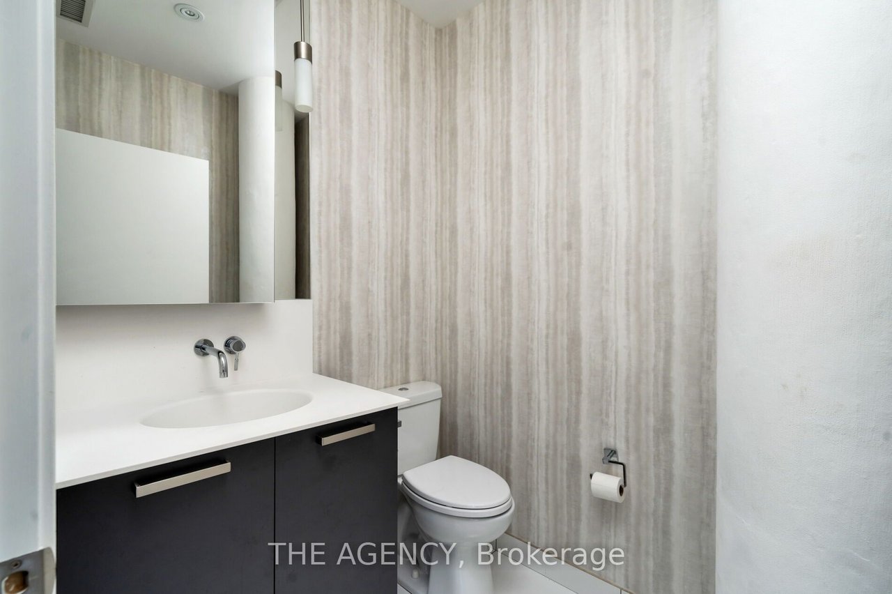 KING WEST LUXURY 