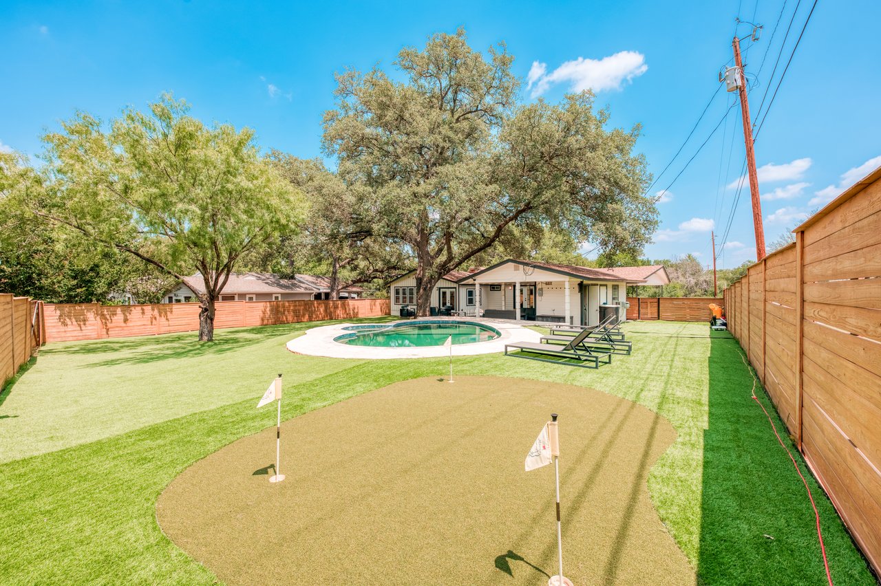 Briarway Drive