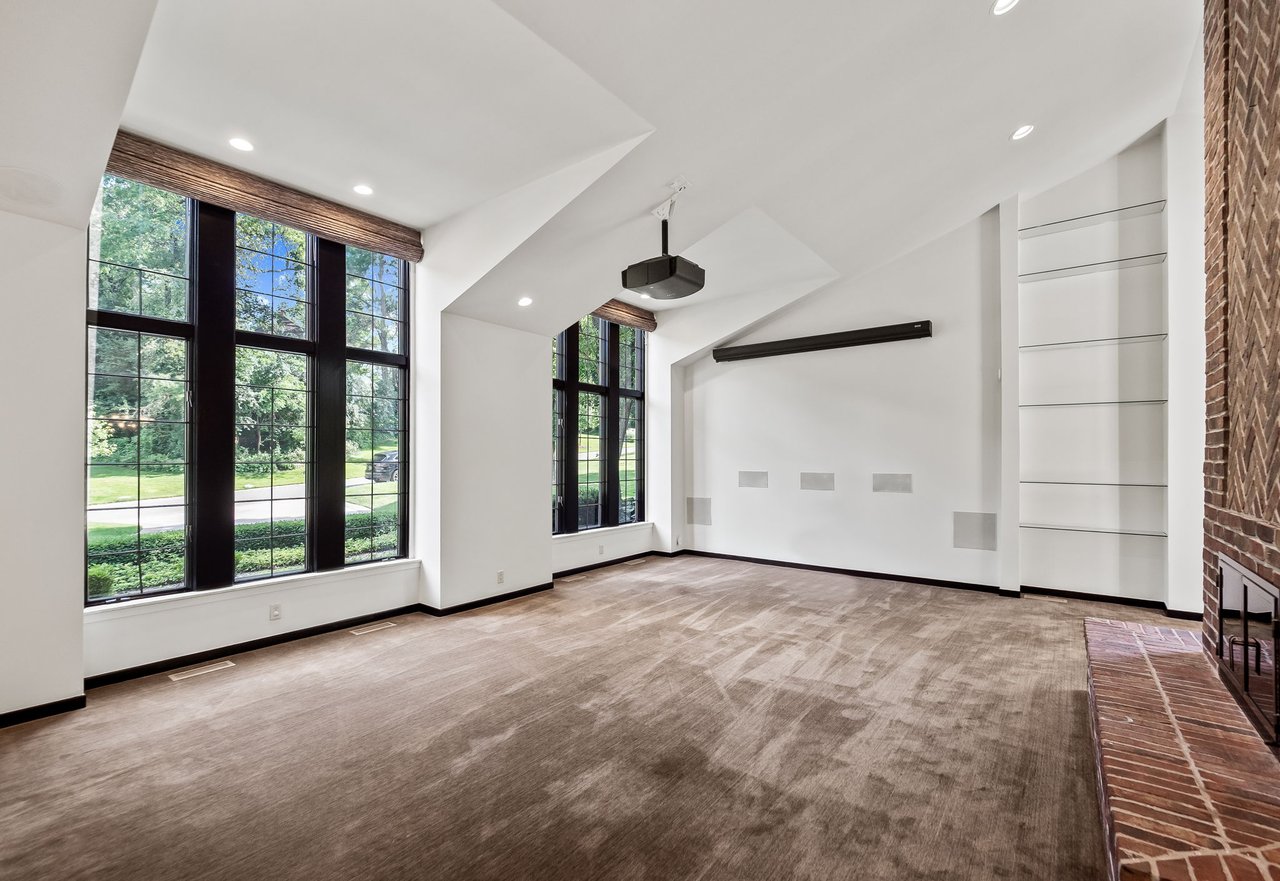 260 Woodwind Dr, Bloomfield Hills