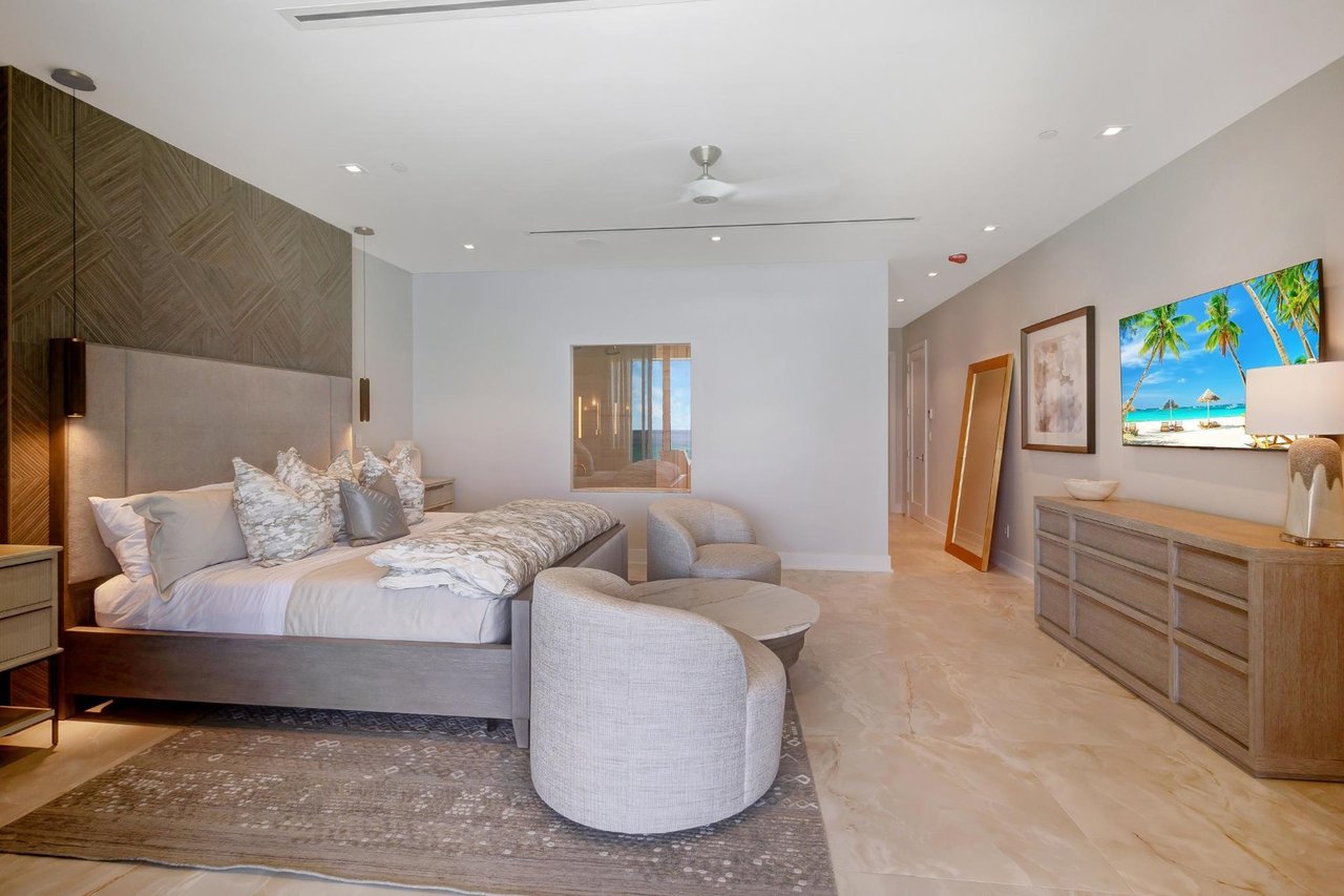 Aqualina Beach Front Apartment, 1103 