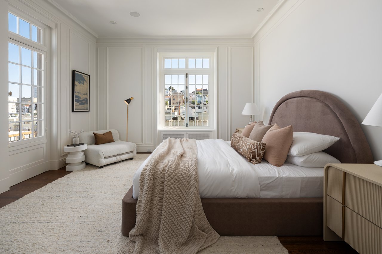 Majestic Pacific Heights View Apartment