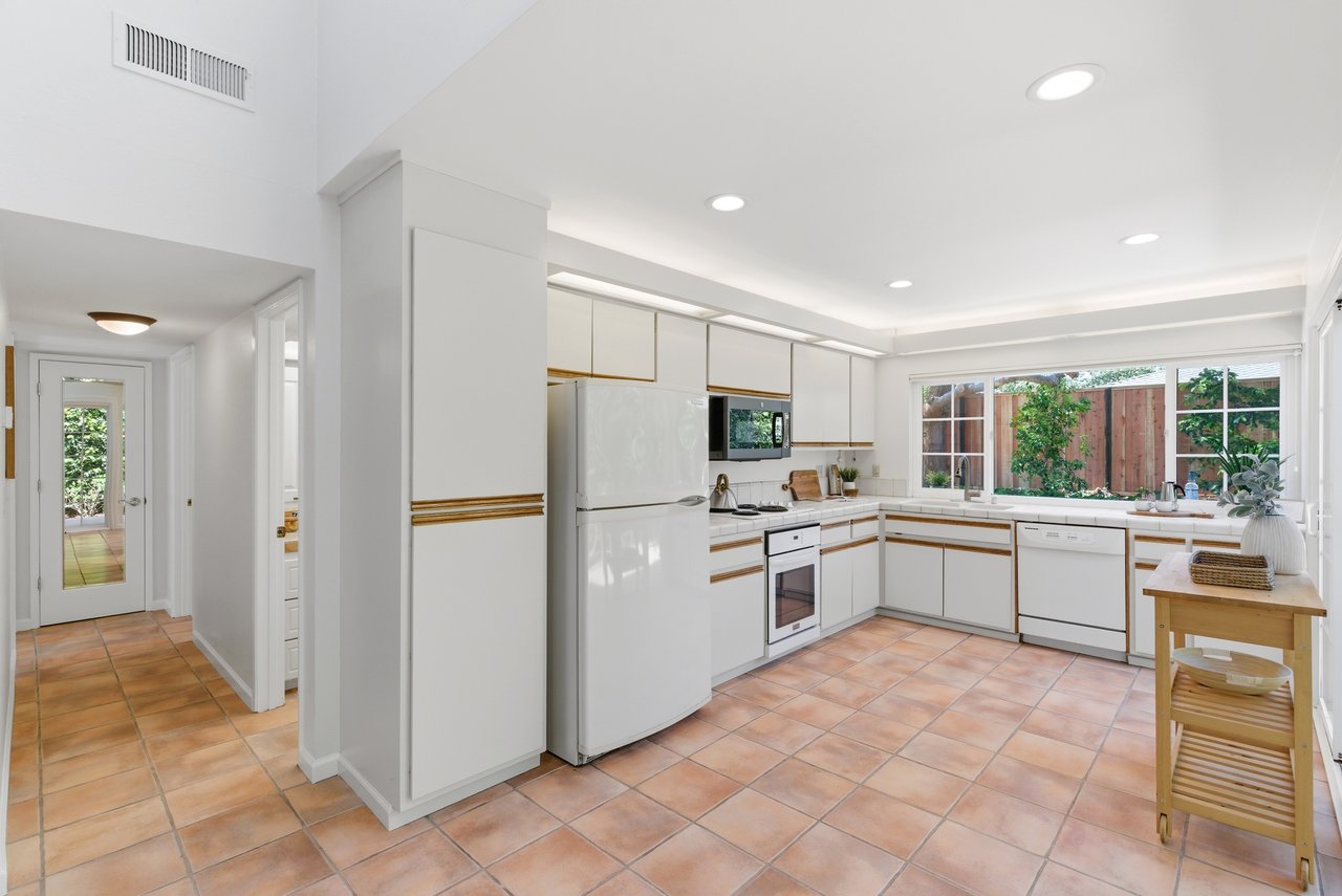 1038 East Evelyn Avenue