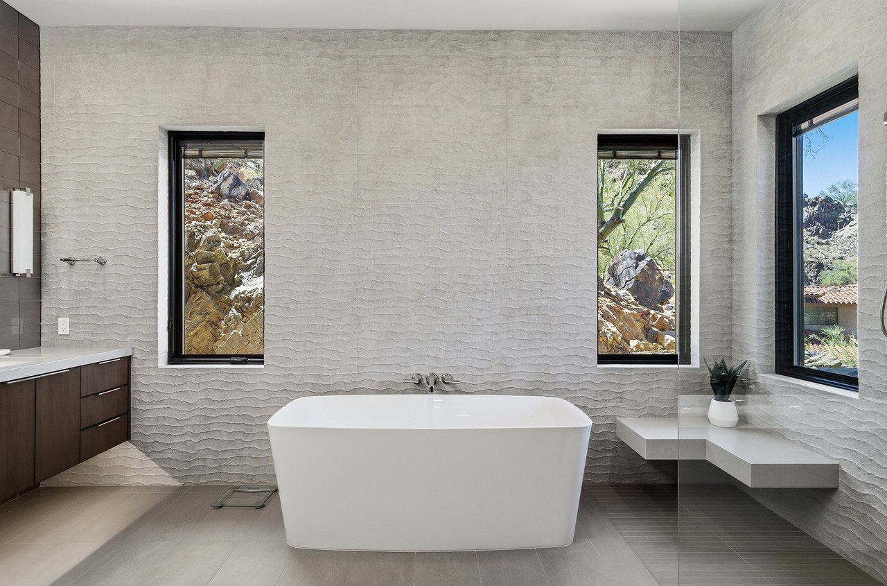 5411 E ROADRUNNER Road