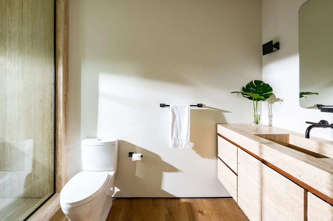 1883 Rising Glen Rd, Sunset Strip