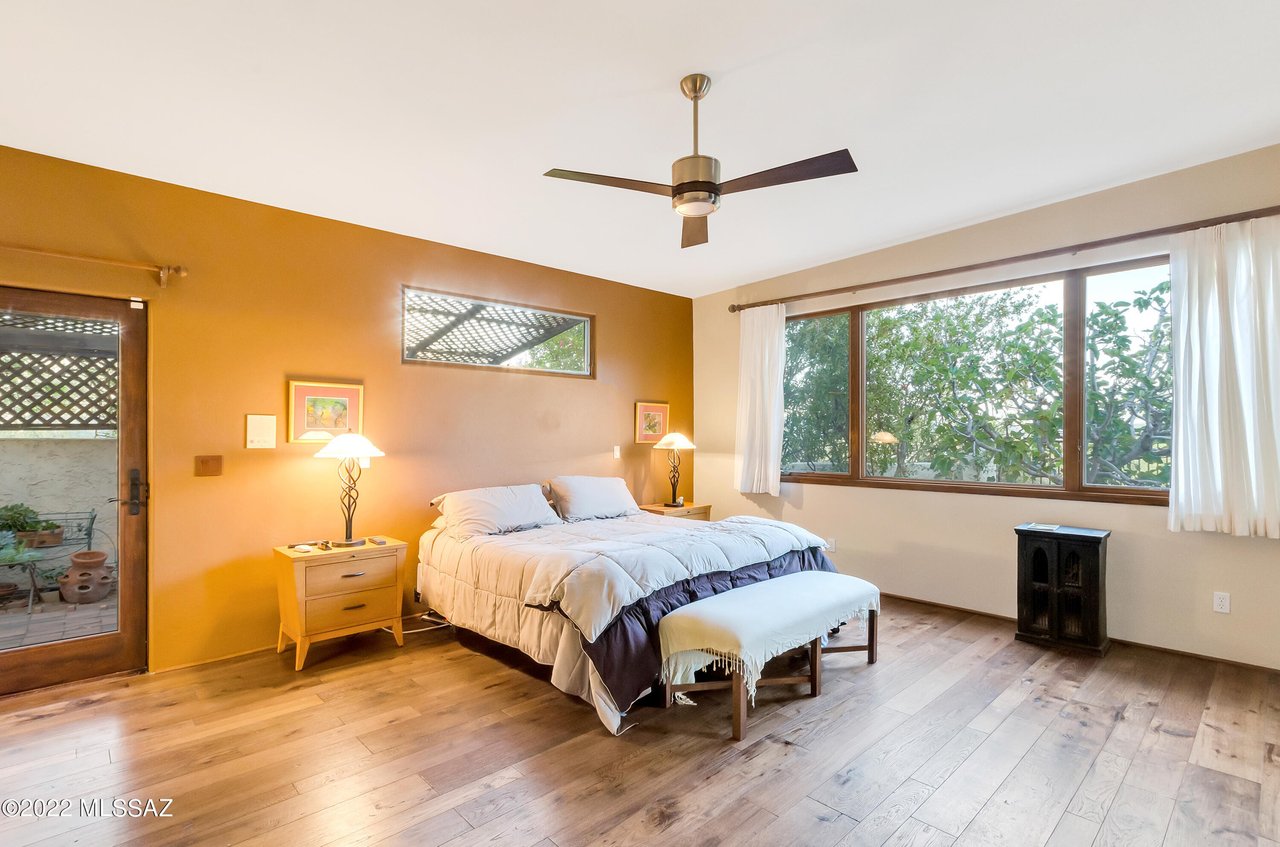 1931 E Buck Ridge Pl