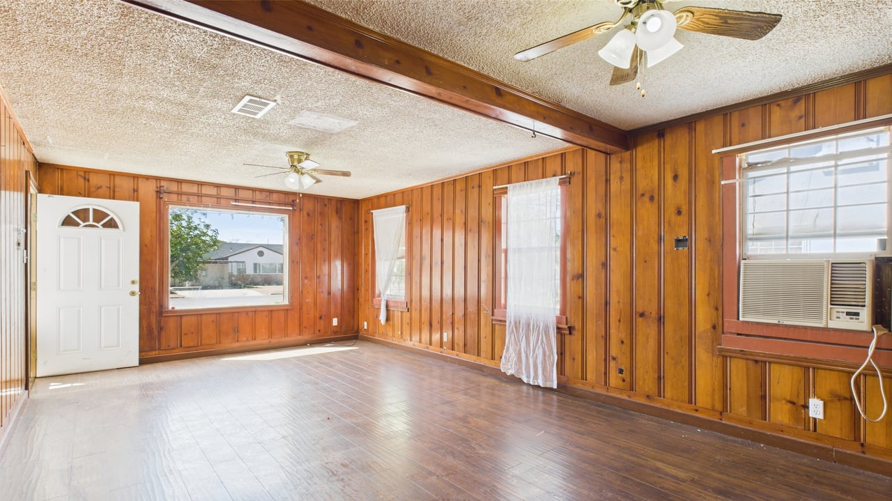 1017 W 5th
