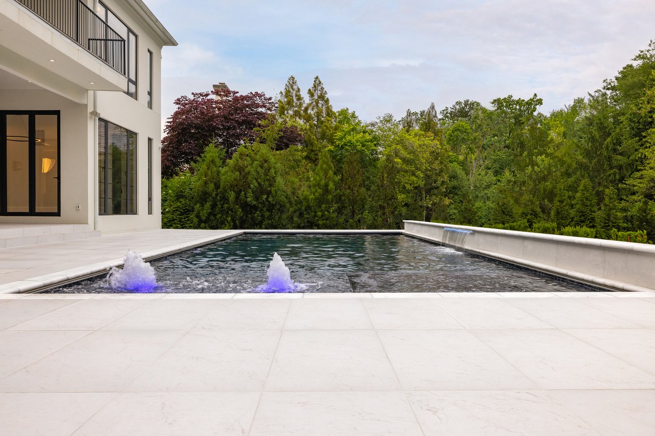 1102 Chain Bridge Road