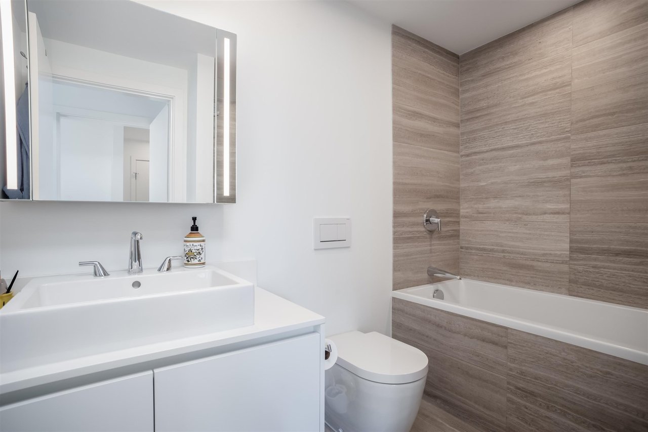 1480 Howe St, #1205