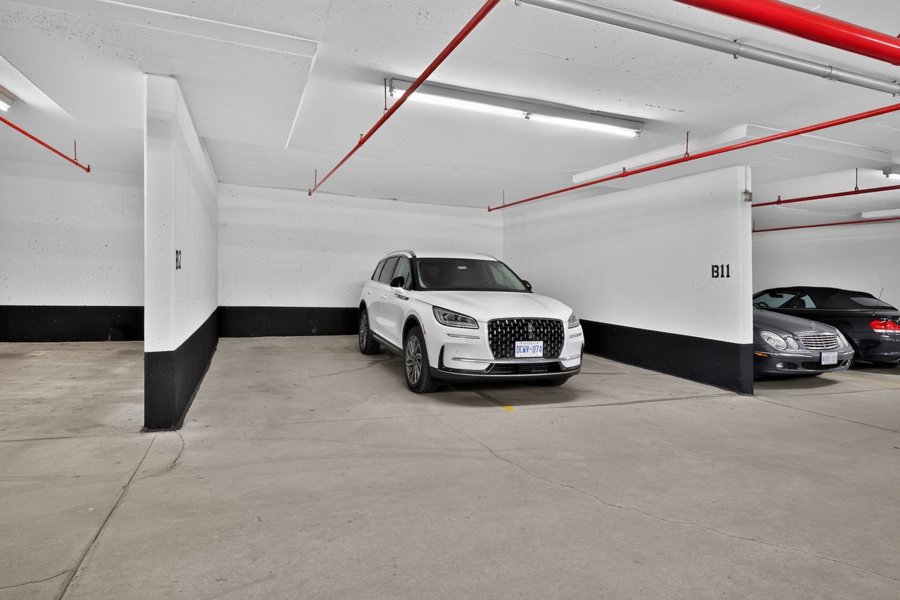 211-221 Robinson Street, Oakville